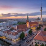 Wie Berlin mit zunehmender Einsamkeit in der Großstadt umgeht: Neue Konzepte für mehr soziale Nähe